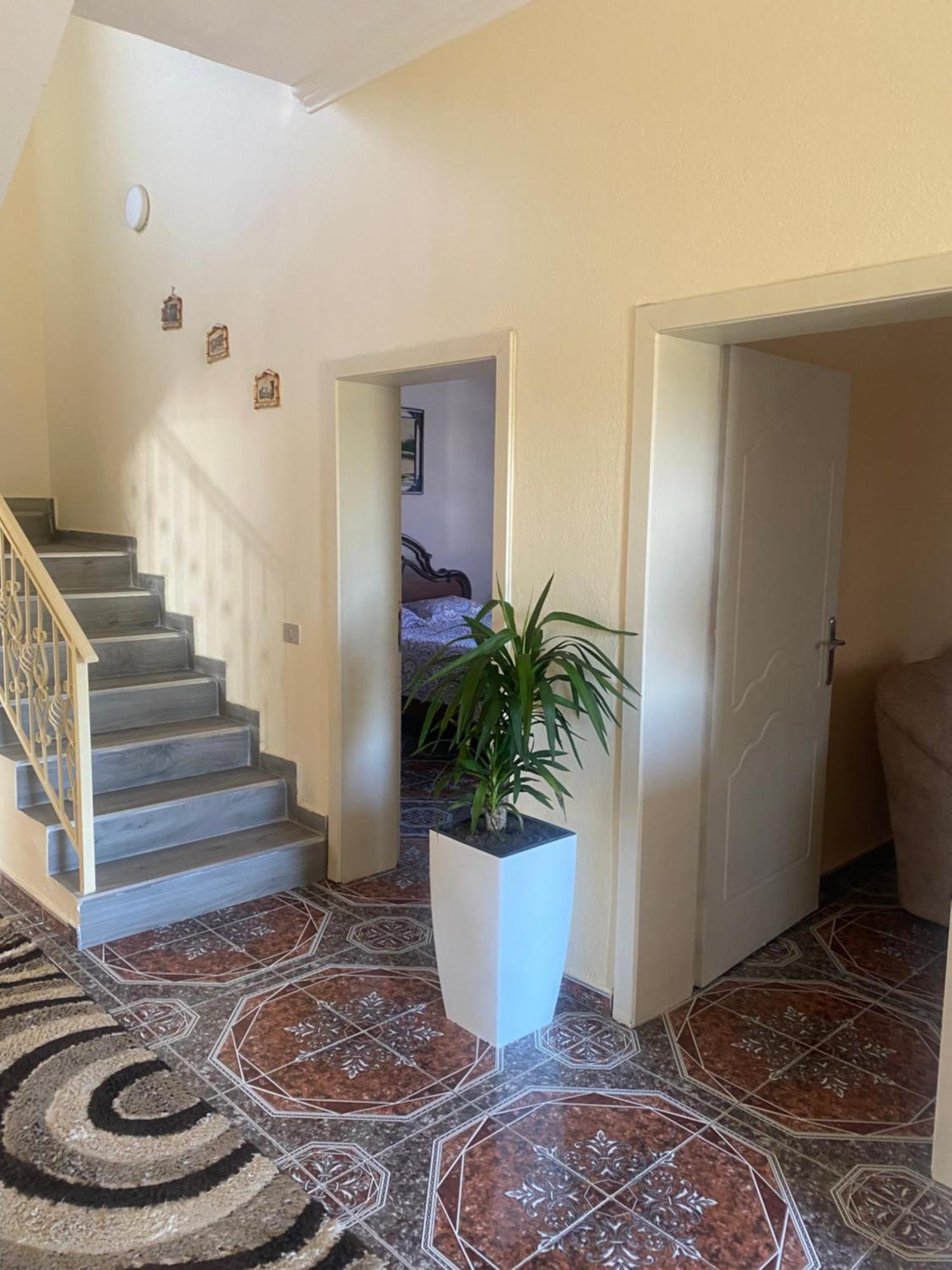 The Hideaway Guesthouse Bahçallëk エクステリア 写真