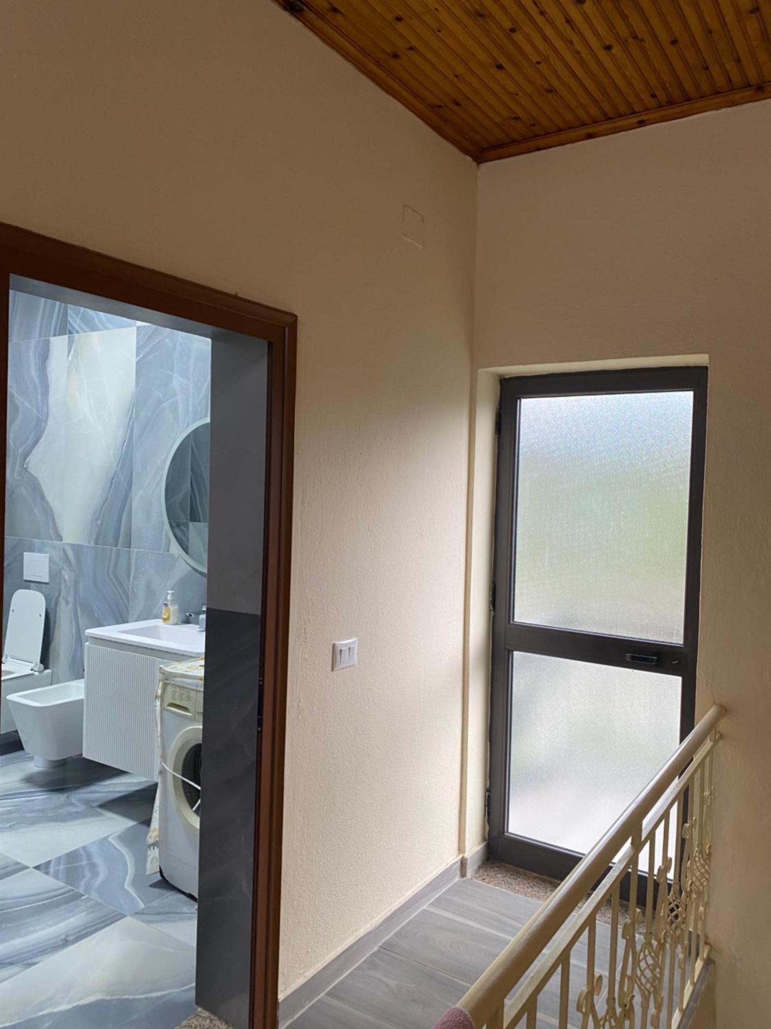 The Hideaway Guesthouse Bahçallëk エクステリア 写真