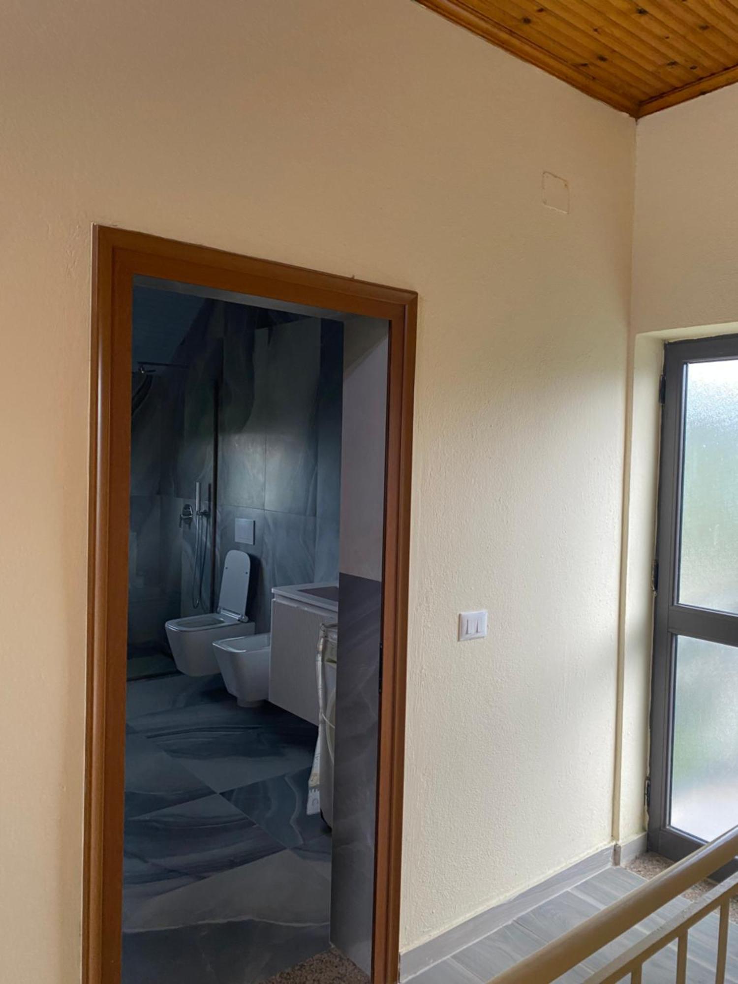 The Hideaway Guesthouse Bahçallëk エクステリア 写真
