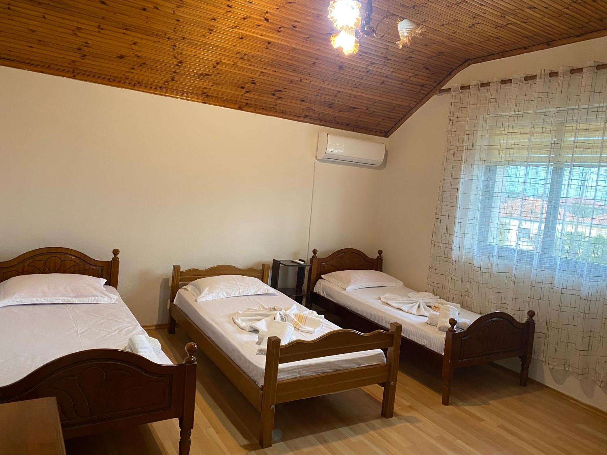 The Hideaway Guesthouse Bahçallëk エクステリア 写真