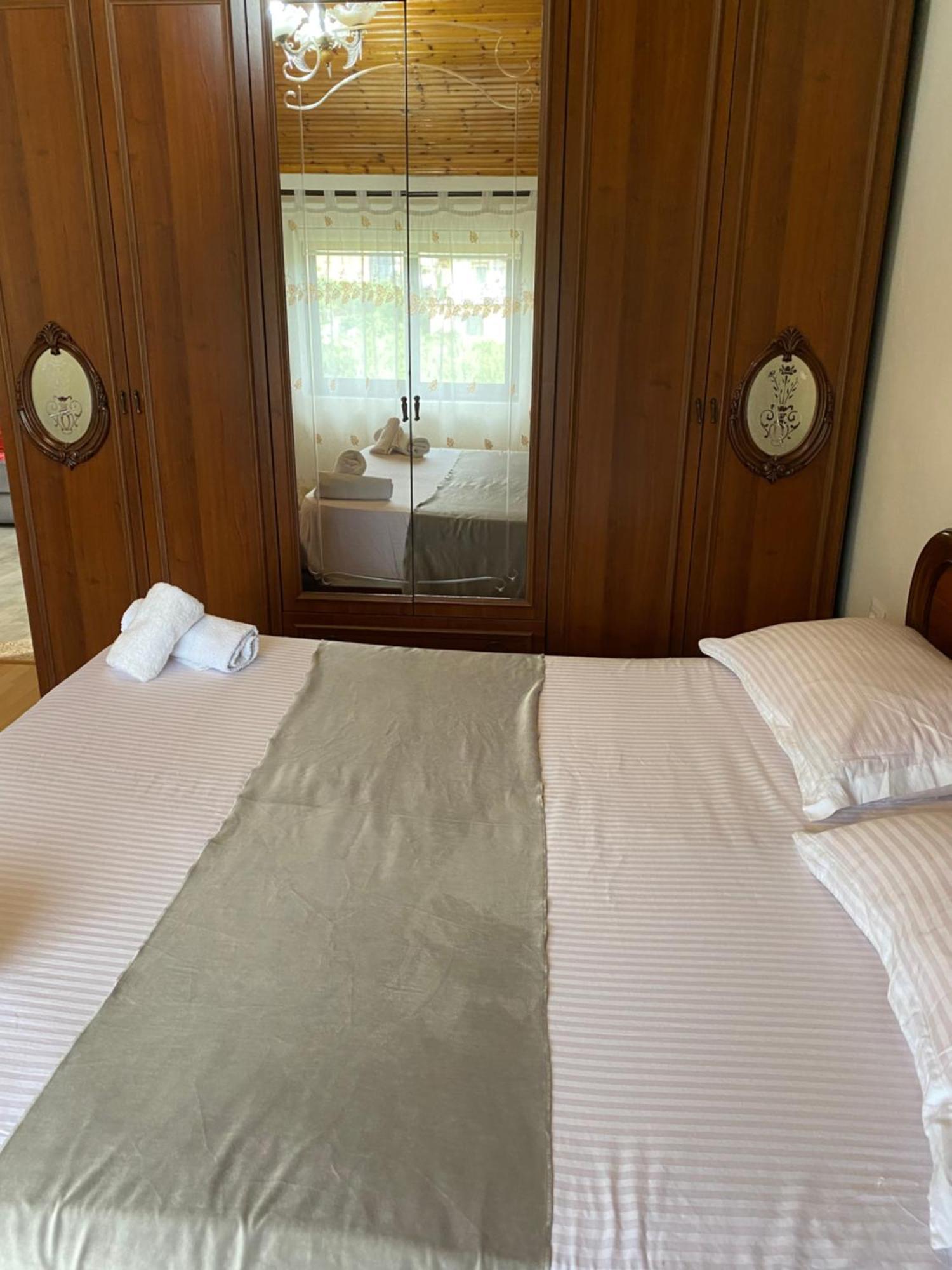 The Hideaway Guesthouse Bahçallëk エクステリア 写真