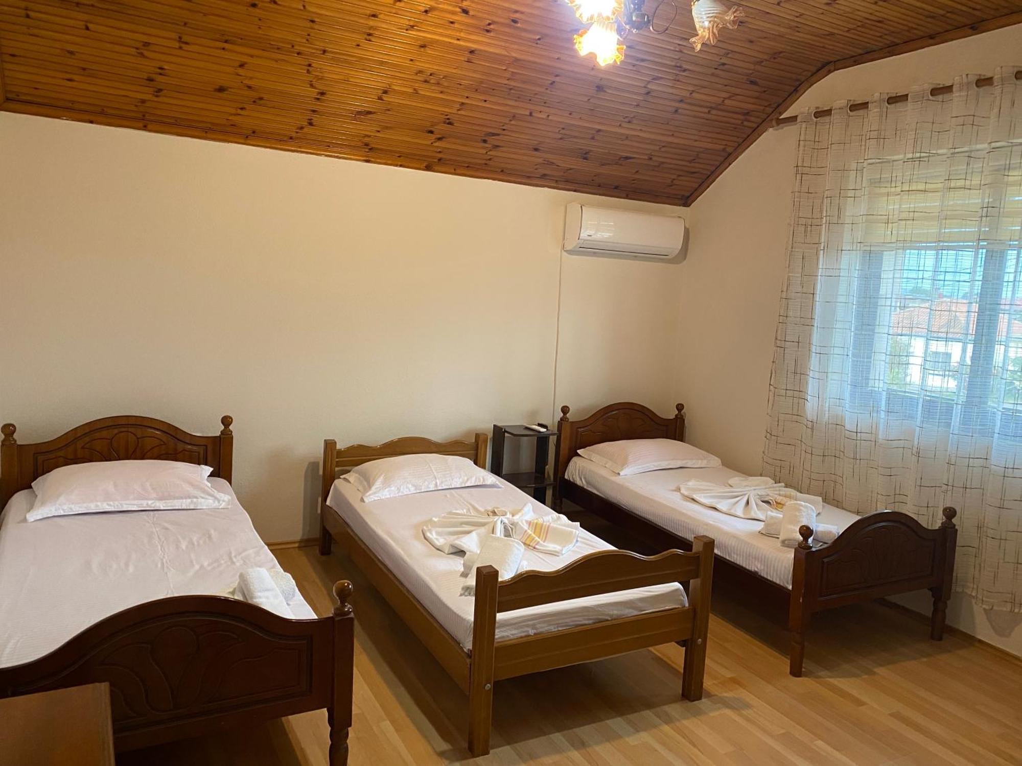 The Hideaway Guesthouse Bahçallëk エクステリア 写真