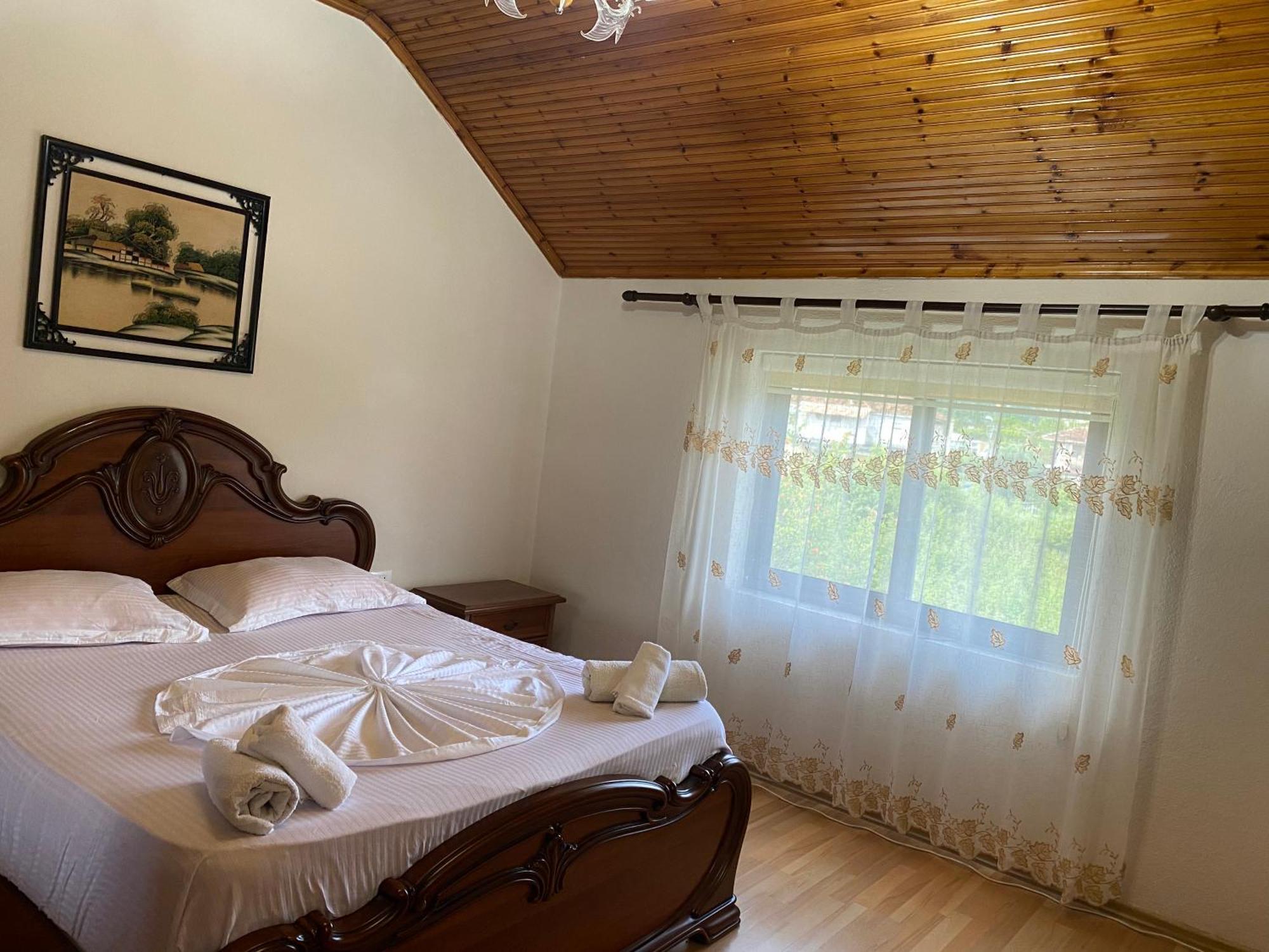 The Hideaway Guesthouse Bahçallëk エクステリア 写真